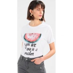 T-shirty damskie: Circle of Trust PRESLEY TEE Tshirt z nadrukiem white
