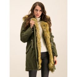 Parka Pepe Jeans Jane PL401703. Zielone kurtki damskie Pepe Jeans, l, bez wzorów, z bawełny, bez kaptura. W wyprzedaży za 559,00 zł.