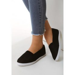 Czarne Tenisówki Intricacy. Czarne trampki i tenisówki damskie Born2be, bez wzorów, z koronki, bez zapięcia. Za 49,99 zł.