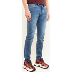 Jeansy Slim Fit Boss Delaware3-1 50426359. Niebieskie jeansy męskie Boss, m, bez wzorów, z elastanu. Za 549,00 zł.