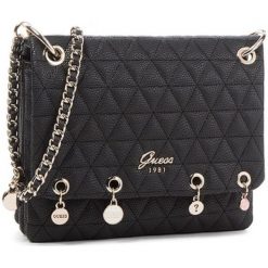 Guess torebka crossbody czarna. Czarne torebki klasyczne damskie Guess, z aplikacjami, pikowane, bez dodatków. Za 575,00 zł.