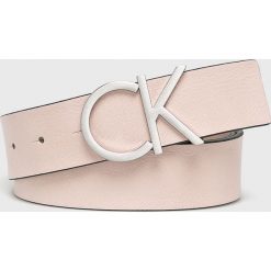 Calvin Klein - Pasek skórzany. Różowe paski damskie marki Calvin Klein, w paski, ze skóry. Za 229,90 zł.
