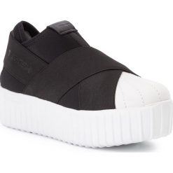 Sneakersy TOGOSHI - FESSURA TG-08-02-000046 646. Czarne półbuty damskie Togoshi, bez wzorów, ze skóry ekologicznej, bez obcasa, na koturnie, bez zapięcia. W wyprzedaży za 449,00 zł.