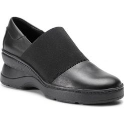 Półbuty GEOX - D Ascythia B D849NB 00085 C9999 Black. Czarne półbuty damskie Geox, bez wzorów, ze skóry ekologicznej, bez obcasa, na koturnie, bez zapięcia. W wyprzedaży za 389,00 zł.