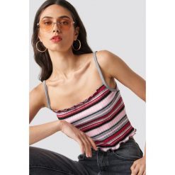 NA-KD Top na ramiączkach w paski - Grey,Multicolor. Szare topy damskie marki NA-KD, w paski, z materiału, bez kołnierzyka. W wyprzedaży za 29,18 zł.