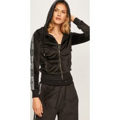 Roberto Cavalli Sport - Bluza. Czarne bluzy sportowe damskie Roberto Cavalli Sport, s, bez wzorów, z elastanu, bez rękawów, z kapturem. W wyprzedaży za 1099,00 zł.