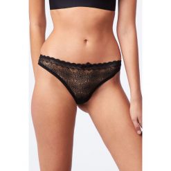 Etam - Stringi Stardust. Czarne majtki damskie Etam, z elastanu. W wyprzedaży za 34,90 zł.