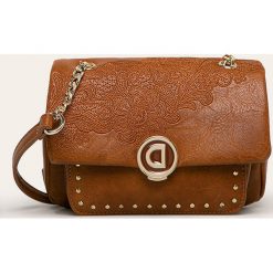 Desigual - Torebka. Czarne listonoszki damskie Desigual, w paski, z poliesteru, małe, z aplikacjami. Za 249,90 zł.