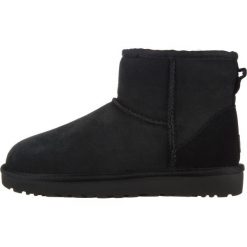 UGG Classic II Mini Śniegowce Czarny. Czarne śniegowce damskie Ugg, na zimę, ze skóry, bez zapięcia. Za 757,95 zł.