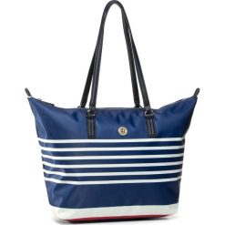 Torebka TOMMY HILFIGER - Poppy Tote Stripes AW0AW083860G5 BLU. Niebieskie torebki klasyczne damskie TOMMY HILFIGER, bez wzorów, z materiału, klasyczne, na ramię, bez dodatków. W wyprzedaży za 299,00 zł.