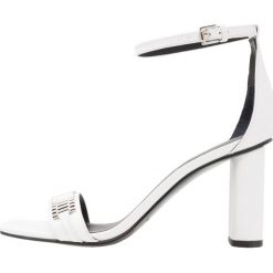 Sandały damskie: KENDALL + KYLIE LAKE Sandały na obcasie white