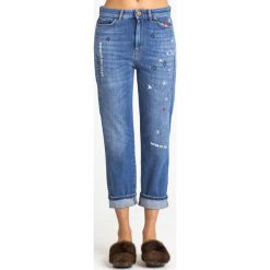 JEANSY ELISA boyfriernd cropped Weekend Max Mara. Niebieskie jeansy damskie Weekend Max Mara, z obniżonym stanem. Za 549,00 zł.
