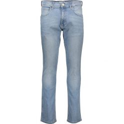 Dżinsy - Regular ft - w kolorze błękitnym. Niebieskie jeansy męskie Wrangler, m, w paski. W wyprzedaży za 158,95 zł.
