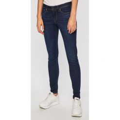 Pepe Jeans - Jeansy Lola. Niebieskie jeansy damskie Pepe Jeans. W wyprzedaży za 249,90 zł.