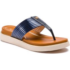 Japonki WRANGLER - Clipper Karen Thong WL91651A Navy 016. Niebieskie klapki damskie Wrangler, bez wzorów, ze skóry ekologicznej, bez obcasa. W wyprzedaży za 159,00 zł.