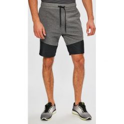 Under Armour - Szorty. Szare szorty męskie Under Armour, s, bez wzorów, z bawełny, sportowe. W wyprzedaży za 179,90 zł.