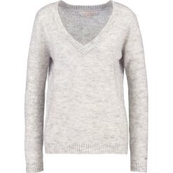 Swetry klasyczne damskie: Cream KAITLYN Sweter light grey melange