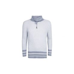 Swetry Guess M74R20Z1PW0. Szare swetry męskie Guess, xl, z aplikacjami, bez kołnierzyka, bez kaptura. Za 189,00 zł.