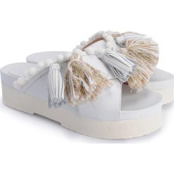 Twin-Set Klapki. Baleriny damskie Twin Set, bez wzorów, ze skóry, bez obcasa. Za 299,00 zł.