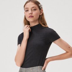 Bawełniana koszulka basic - Szary. Szare koszulki damskie Sinsay, s, bez wzorów, z bawełny, bez kołnierzyka. Za 19,99 zł.