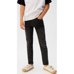 Mango Kids - Jeansy dziecięce 110 - 164 cm. Szare spodnie chłopięce Mango Kids, bez wzorów, z elastanu. Za 69,90 zł.