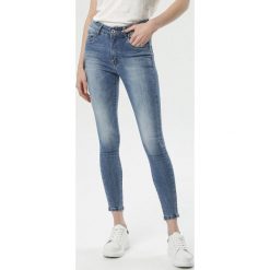 Niebieskie Jeansy Slim Nemertise. Niebieskie jeansy damskie Born2be. Za 79,99 zł.