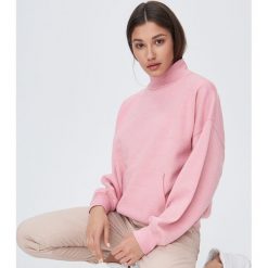 BLUZA DAMSKA - Różowy. Różowe bluzy damskie Sinsay, s, bez wzorów, bez rękawów, bez kaptura. Za 49,99 zł.