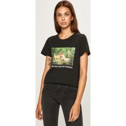 Only - T-shirt. Czarne bluzki damskie ONLY, s, z nadrukiem, z bawełny, casualowe, z okrągłym kołnierzem. W wyprzedaży za 69,90 zł.