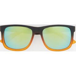 Okulary przeciwsłoneczne - Pomarańczo. Szare okulary przeciwsłoneczne męskie wayfarery marki Reserved. Za 49,99 zł.
