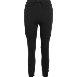 Nike Performance TECH PANT Spodnie treningowe black/cool grey. Czarne spodnie chłopięce marki Nike Performance, z bawełny. W wyprzedaży za 209,30 zł.