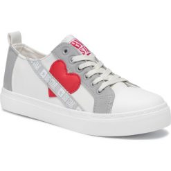 Trampki BIG STAR - EE274257 White/Red. Białe półbuty damskie BIG STAR, bez wzorów, z gumy, retro, bez obcasa, na płaskiej podeszwie, bez zapięcia. Za 109,00 zł.