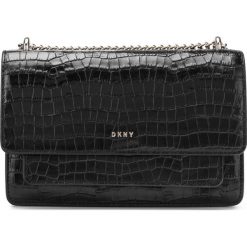 DKNY Bryant Small Cross body bag Czarny. Czarne torebki klasyczne damskie DKNY, w paski, ze skóry, bez dodatków. Za 952,95 zł.