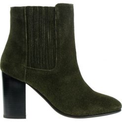 Zamszowe zielone botki Monnari (39). Zielone botki damskie na zimę, z wełny, eleganckie, bez obcasa, na obcasie, bez zapięcia. Za 179,00 zł.