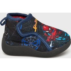 Blukids - Trampki dziecięce. Czarne trampki chłopięce Blukids, bez wzorów, z gumy, bez zapięcia. W wyprzedaży za 34,90 zł.
