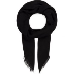 Chusta Guess Peony Classic Scarvers AW8163 MOD03. Czarne szaliki damskie Guess, z aplikacjami. W wyprzedaży za 119,00 zł.