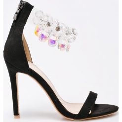 Public Desire - Sandały. Szare sandały damskie marki Public Desire, z materiału, na obcasie. W wyprzedaży za 119,90 zł.