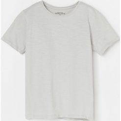 T-shirt z bawełny ogranicznej -. T-shirty męskie Reserved, bez wzorów, z bawełny, bez kołnierzyka. Za 16,99 zł.
