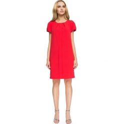 JEANETTA Sukienka biurowa mini - czerwona. Czerwone sukienki damskie Stylove, na co dzień, s, bez wzorów, z elastanu, eleganckie, bez kołnierzyka, z krótkim rękawem, krótkie, mini, proste. W wyprzedaży za 69,50 zł.