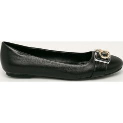 Calvin Klein - Baleriny skórzane. Czarne baleriny damskie Calvin Klein, bez wzorów, ze skóry, bez obcasa, na obcasie. Za 549,90 zł.