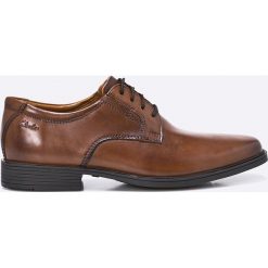 Clarks - Półbuty Tilden Plain. Brązowe buty wizytowe męskie marki Clarks, ze skóry, na sznurówki. W wyprzedaży za 239,90 zł.