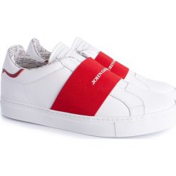 John Galliano Sneakersy "Slip-on". Białe sneakersy męskie John Galliano, bez zapięcia. Za 899,00 zł.