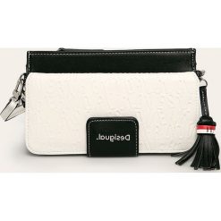 Desigual - Portfel. Białe portfele damskie Desigual, w paski, z poliesteru. W wyprzedaży za 179,90 zł.