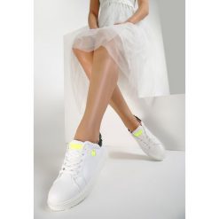 Biało-Limonkowe Sneakersy Missing You. Białe sneakersy damskie Renee. W wyprzedaży za 39,99 zł.