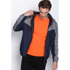 Granatowa Kurtka Entirety. Czarne kurtki męskie marki Born2be, m, z nadrukiem, z dresówki, z kapturem. Za 99,99 zł.