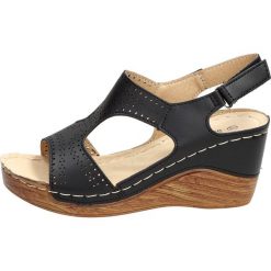Czarne sandały, buty damskie SABATINA 21006. Czarne sandały damskie Sabatina, bez wzorów, na wysokim obcasie, na obcasie, bez zapięcia. W wyprzedaży za 79,00 zł.