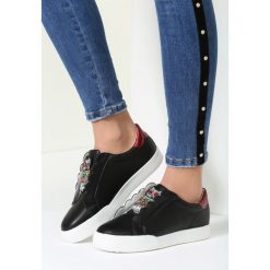 Czarne Sneakersy Place In Paradise. Czarne buty sportowe damskie vices, z aplikacjami, ze skóry, sportowe. Za 49,99 zł.