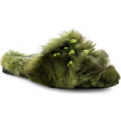 Klapki HEGO'S MILANO - 1039 Fur Verde. Zielone klapki damskie Hego's Milano, z aplikacjami, ze skóry, bez obcasa, na obcasie. W wyprzedaży za 349,00 zł.