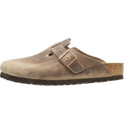 Birkenstock BOSTON Kapcie tabacco brown. Pomarańczowe kapcie damskie marki Birkenstock, ze skóry. Za 399,00 zł.