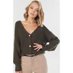 Zielony Sweter Syllia. Zielone swetry damskie Born2be, s, bez wzorów, bez rękawów, bez kaptura. Za 119,99 zł.