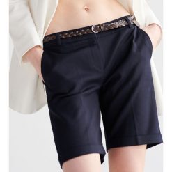 Szorty chino z paskiem - Granatowy. Niebieskie szorty damskie Reserved, bez wzorów. Za 89,99 zł.